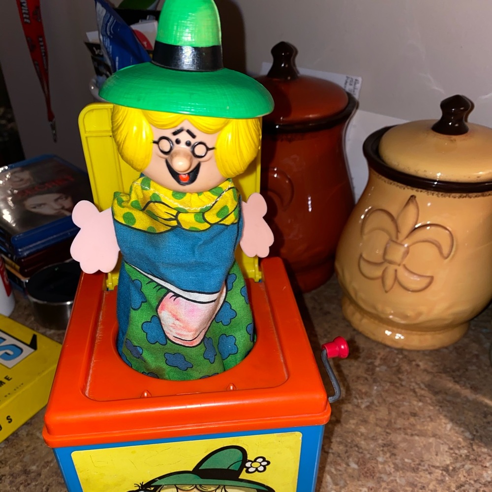 Vintage “1976” Milton Bradley Jack in The Box